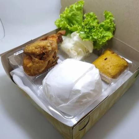 Nasi Kardusan Ayam Goreng
